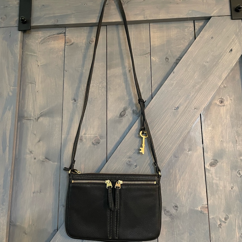 Like New Fossil black Leather shoulder Bag